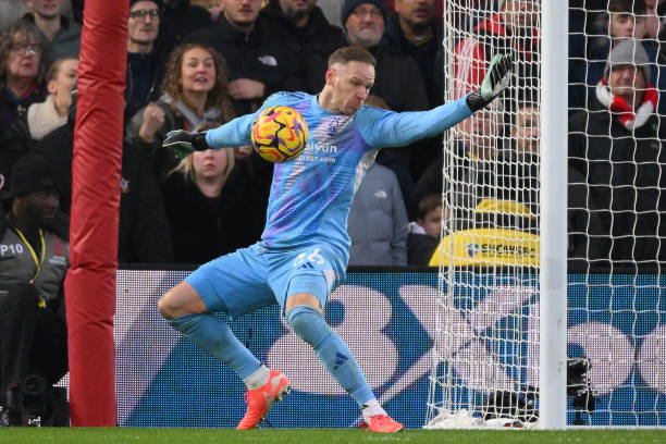 首发阵容及 首发阵容及