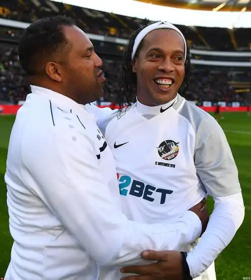 足球跨越文 足球跨越文